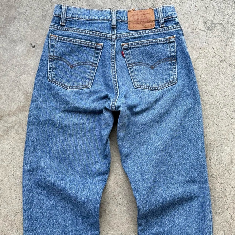 Vintage 90’s Levi’s 550 Light Blue Wash Jeans - Picture 3 of 8